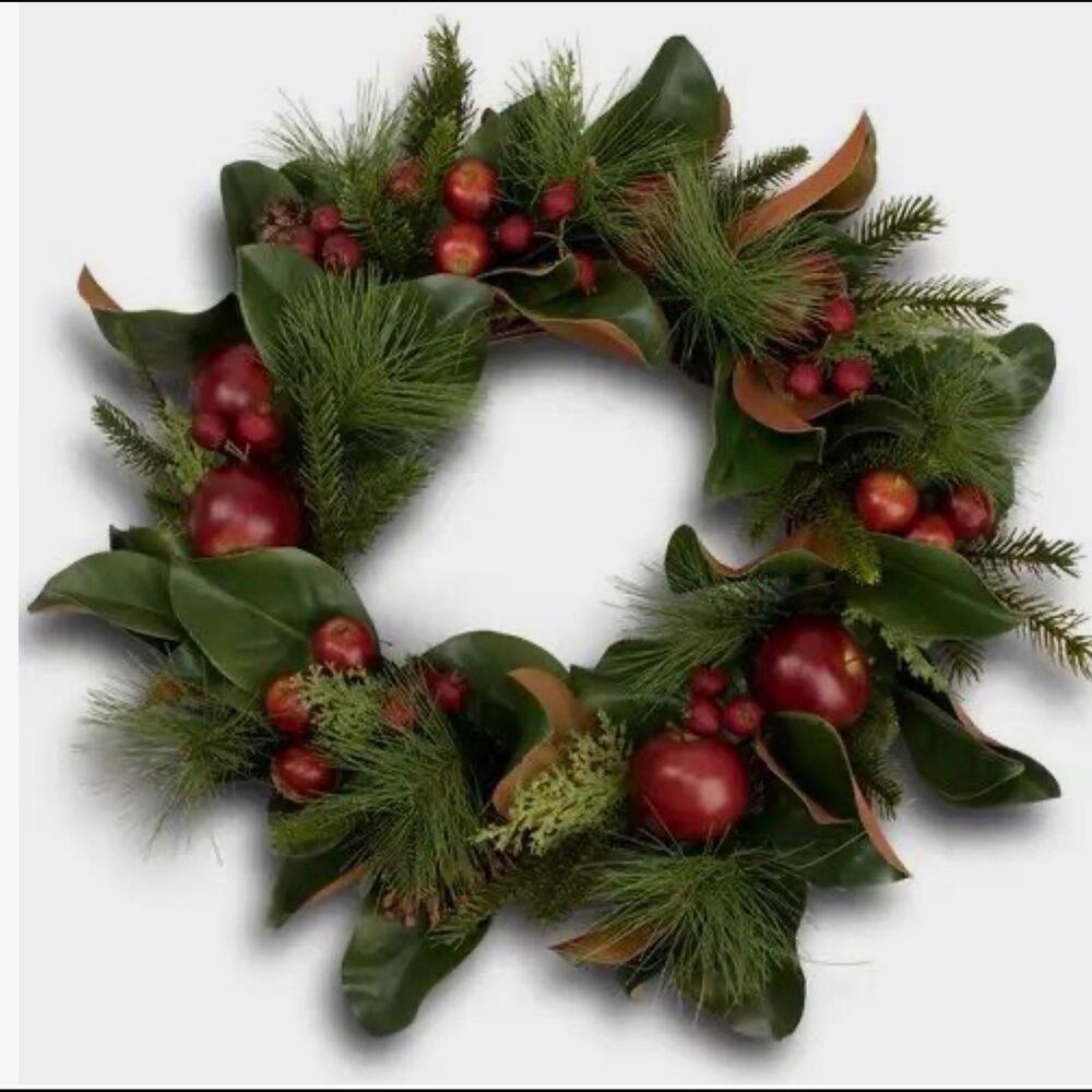 12 APPLES ORNAMENTS TO GIVE A COZY CHRISTMAS TOUCH.